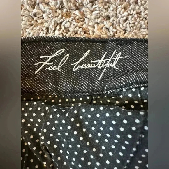 WHBM Obsidian Black Noir Straight Leg Jeans- size 4 - Picture 5 of 5